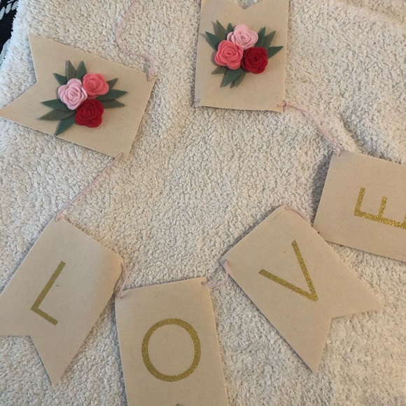 Target Other - LOVE Banner 💕
